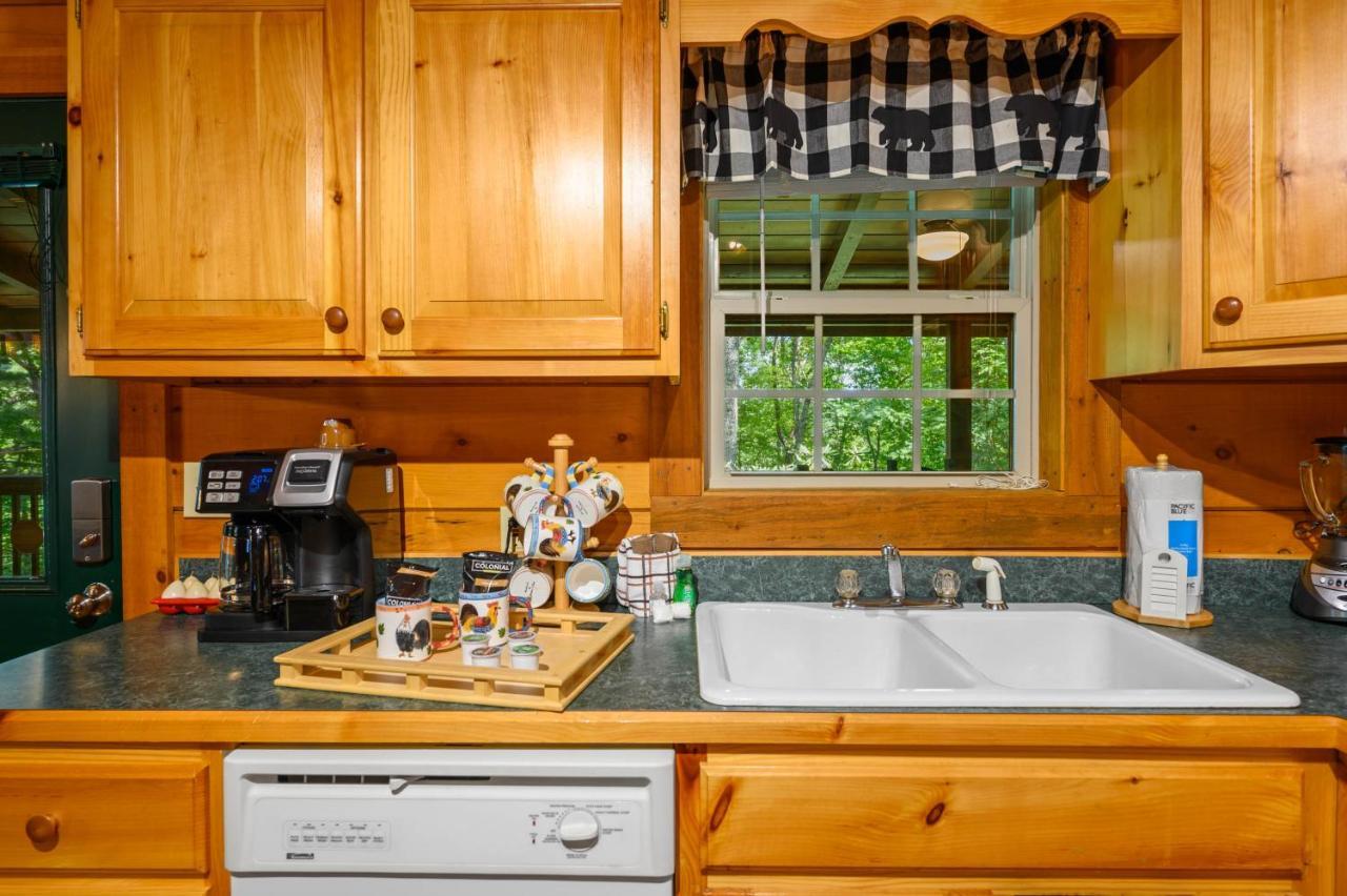 Gypsy Road - Privacy! Log Cabin With Hot Tub, Wifi, Directv And Arcade Sevierville Exterior photo