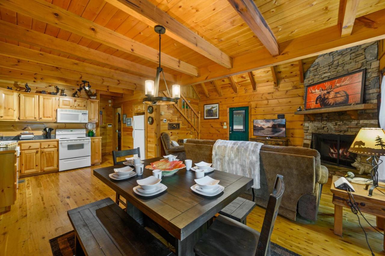 Gypsy Road - Privacy! Log Cabin With Hot Tub, Wifi, Directv And Arcade Sevierville Exterior photo