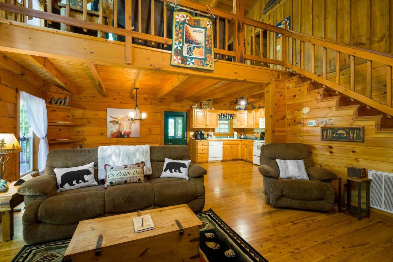 Gypsy Road - Privacy! Log Cabin With Hot Tub, Wifi, Directv And Arcade Sevierville Exterior photo