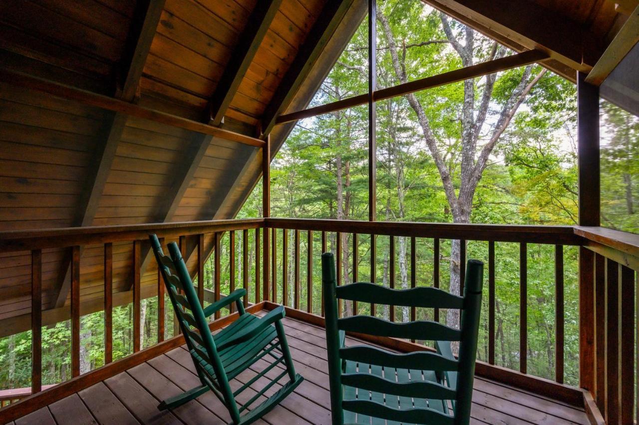 Gypsy Road - Privacy! Log Cabin With Hot Tub, Wifi, Directv And Arcade Sevierville Exterior photo